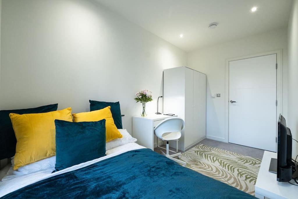 Luxury Penthouse In Canary Wharf - 3 Bedroom / 2 Bathroom Appartamento