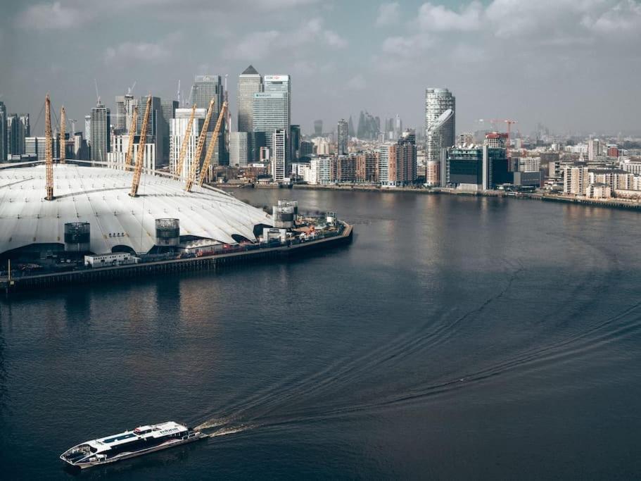 Luxury Penthouse In Canary Wharf - 3 Bedroom / 2 Bathroom Appartamento Londra