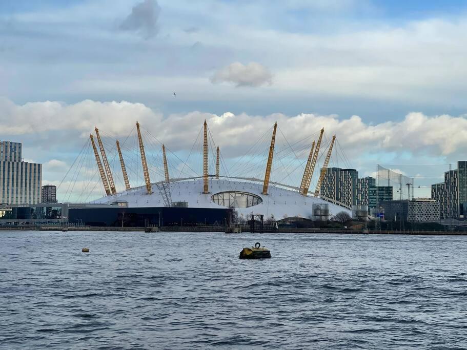 Luxury Penthouse In Canary Wharf - 3 Bedroom / 2 Bathroom Appartamento Londra