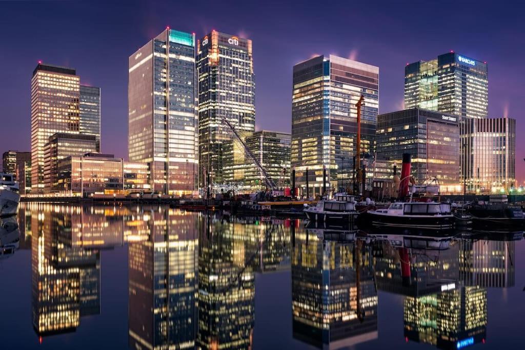 Luxury Penthouse In Canary Wharf - 3 Bedroom / 2 Bathroom * Londra