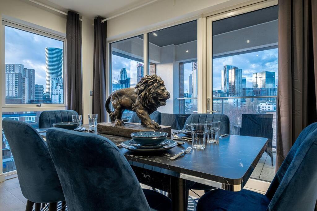 Luxury Penthouse In Canary Wharf - 3 Bedroom / 2 Bathroom * Londra